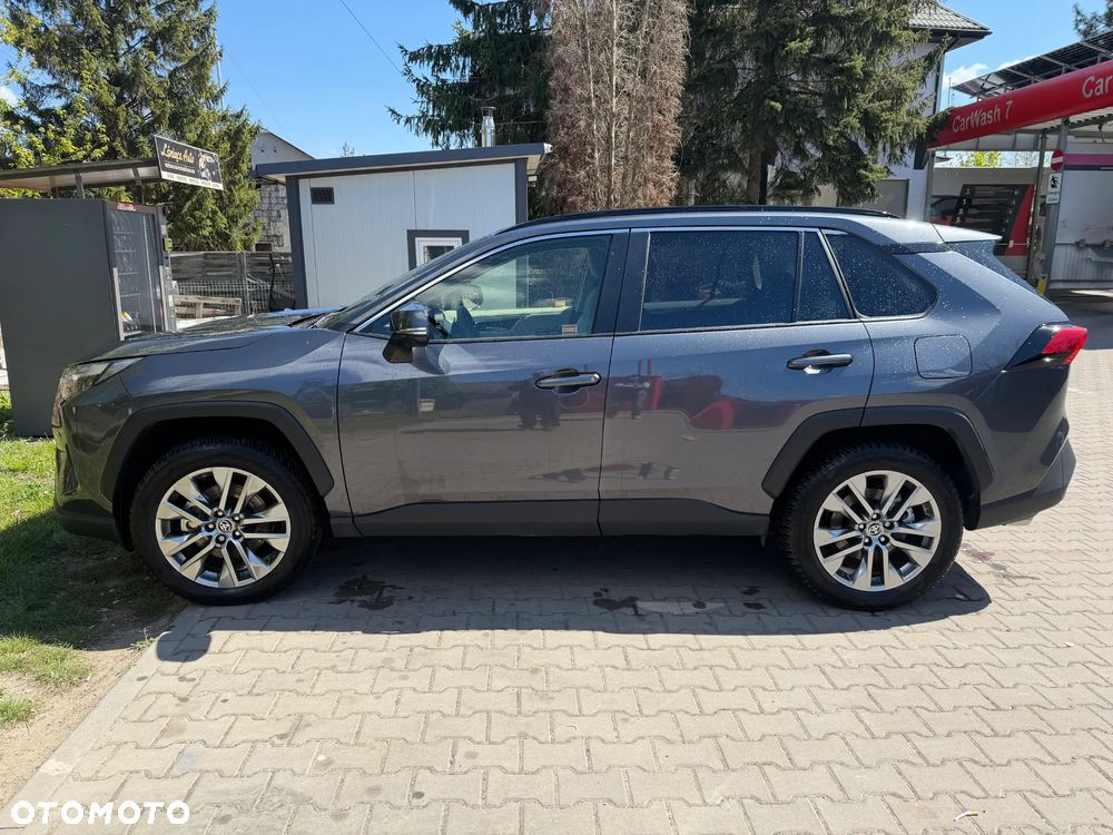Toyota RAV4 - 1