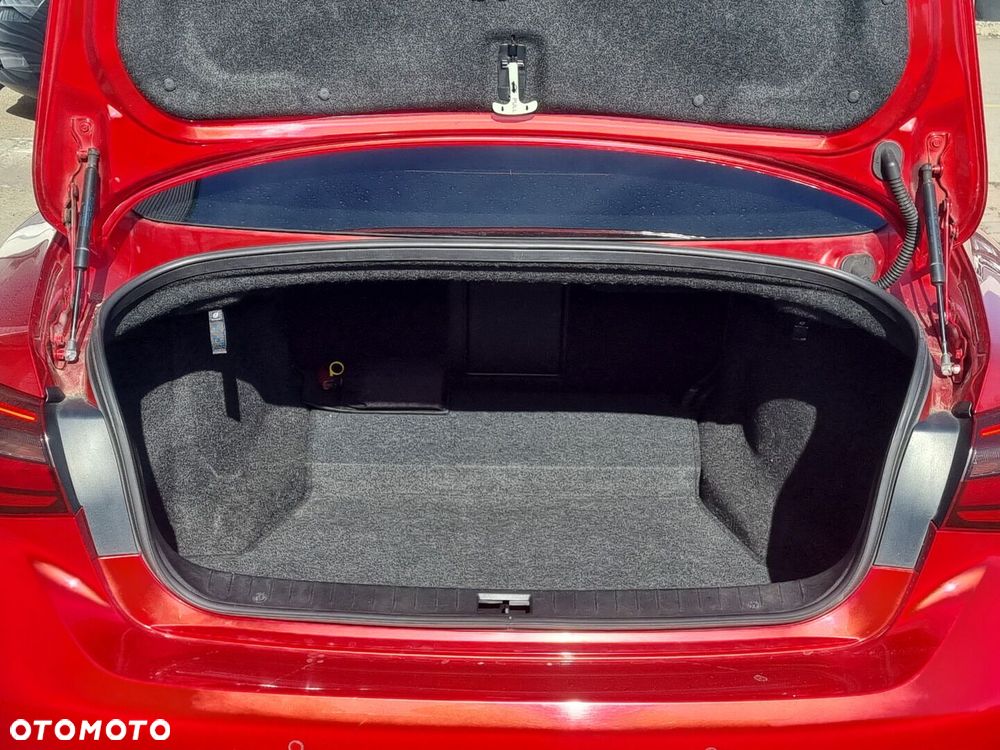 Infiniti Q50 2.0t Sport Tech - 12