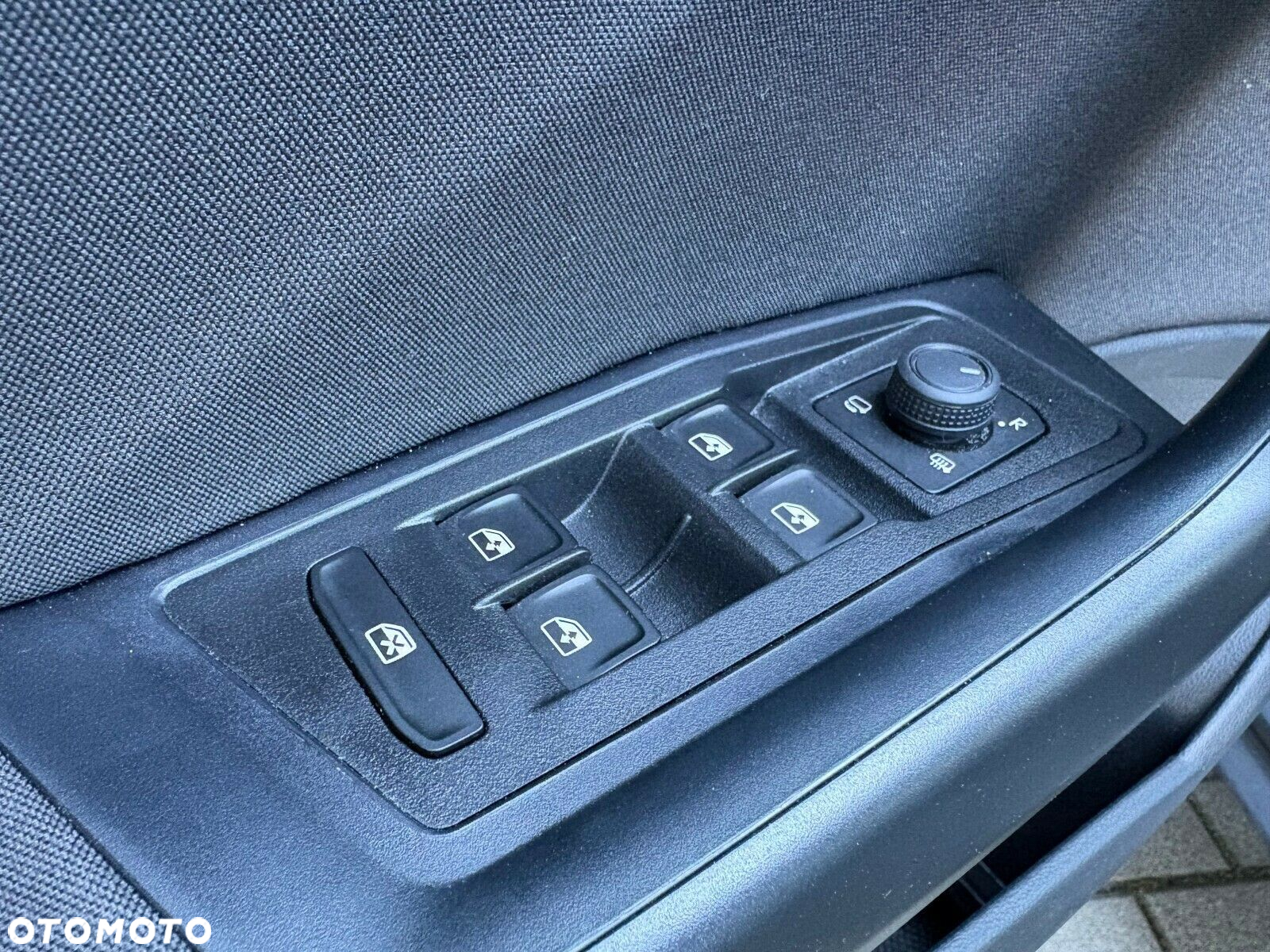 Volkswagen T-Roc - 18