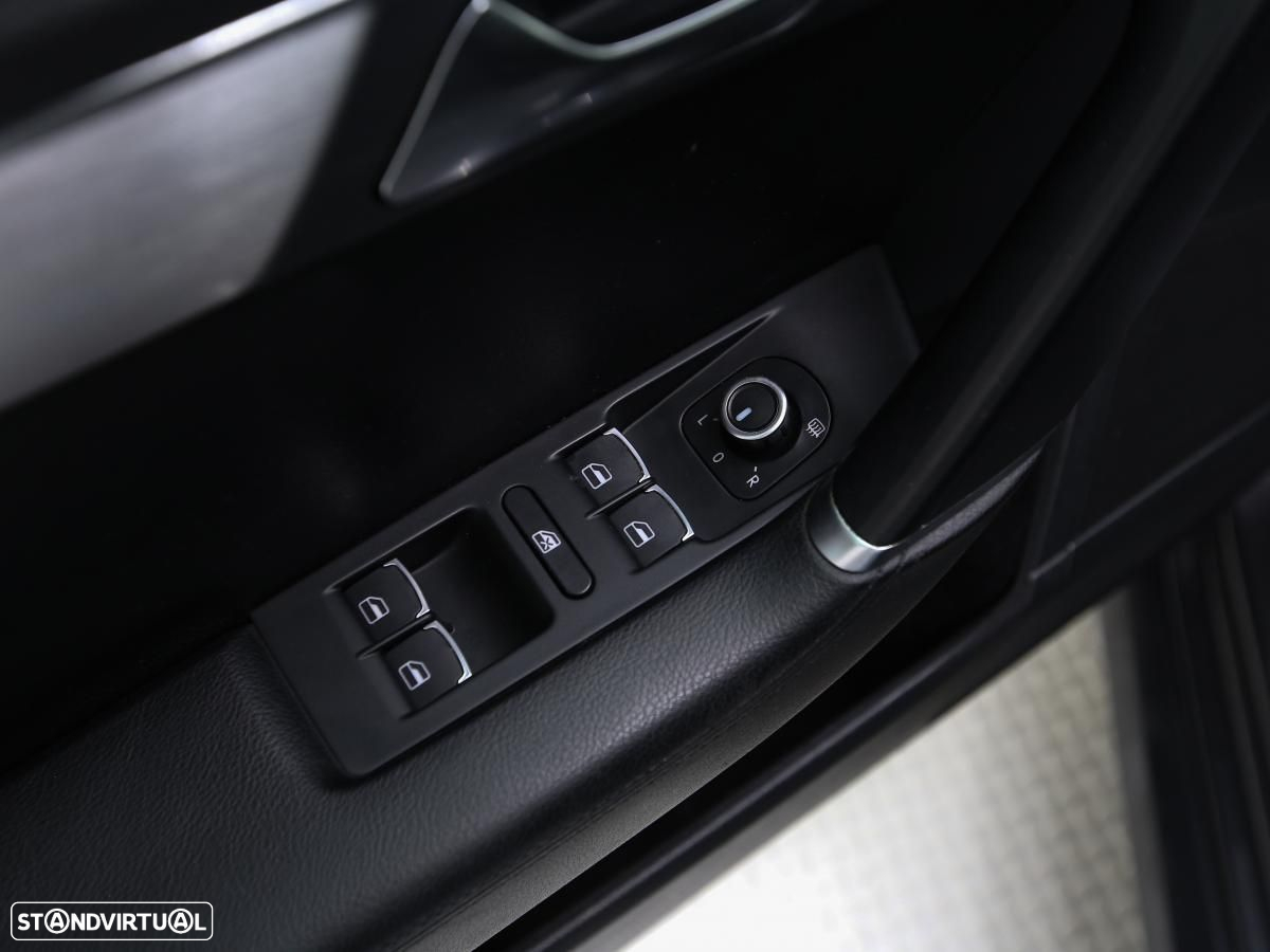 VW Passat Variant - 13
