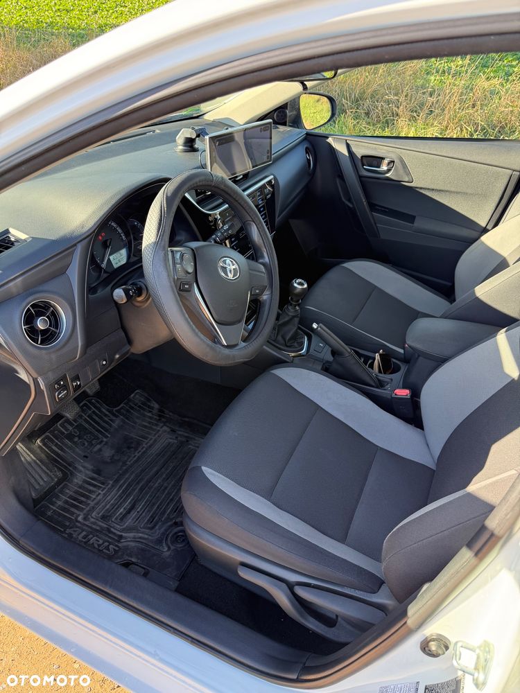 Toyota Auris - 17
