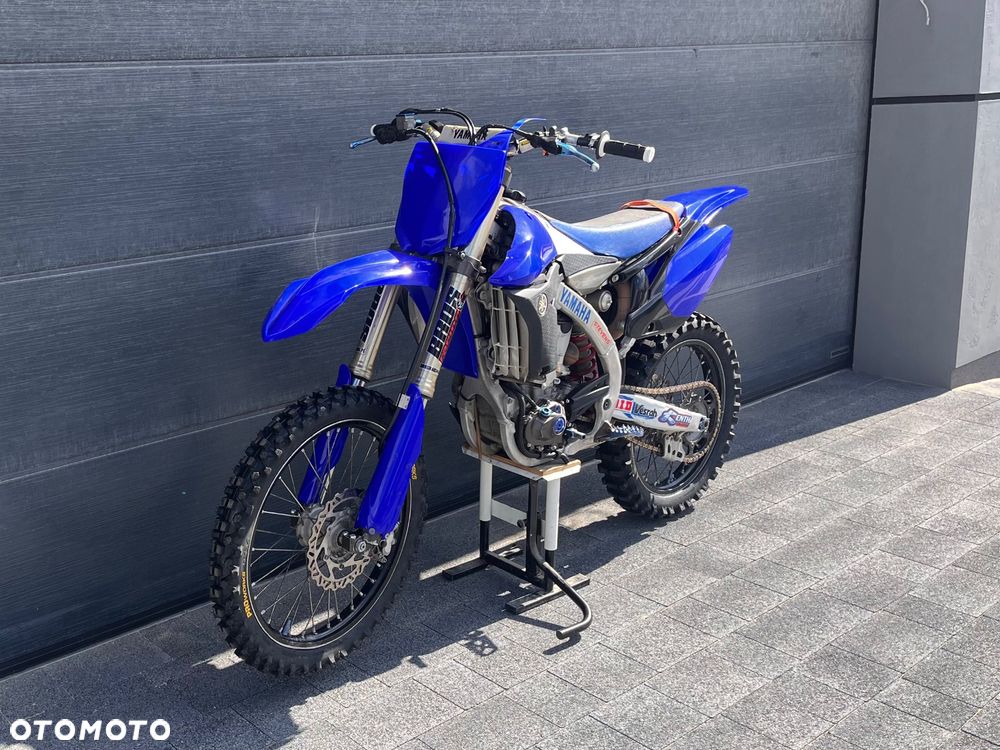 Yamaha YZF - 1