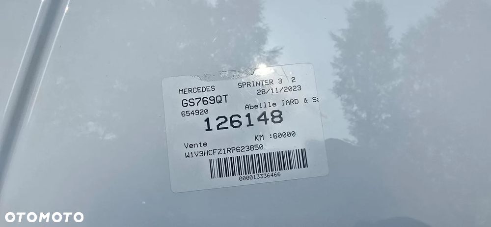 Mercedes-Benz Sprinter - 25