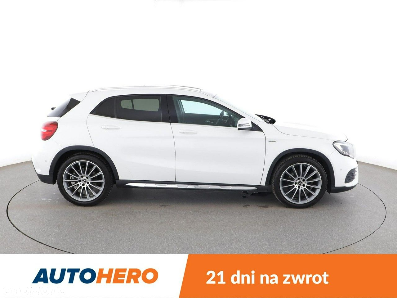 Mercedes-Benz GLA 180 7G-DCT UrbanStyle Edition - 9