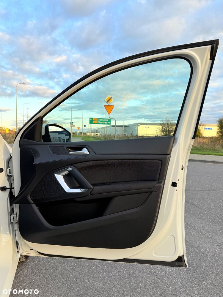Peugeot 308 1.2 PureTech Allure S&S - 12
