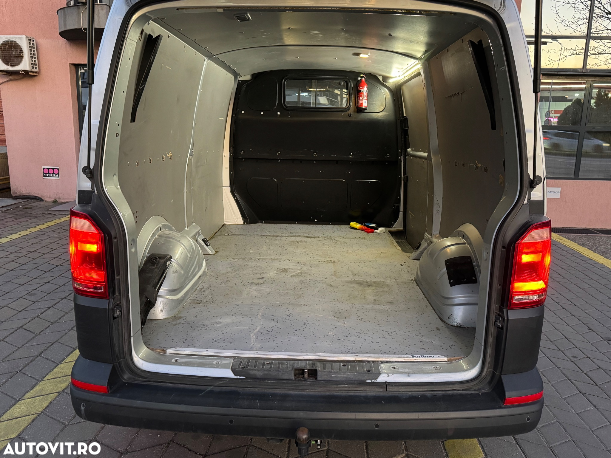 Volkswagen Transporter T6 - 24