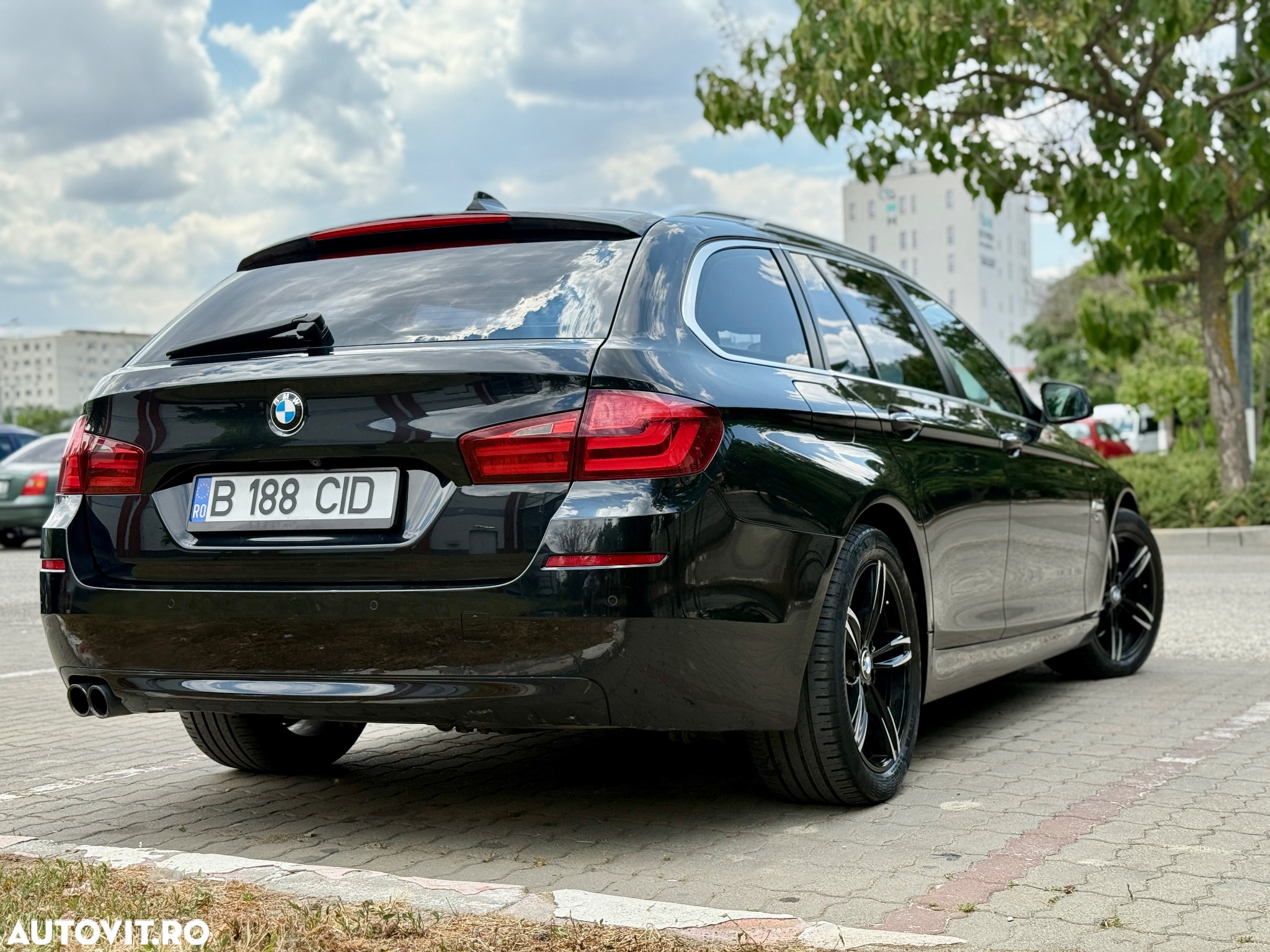 BMW Seria 5 520d xDrive Touring Aut. - 4