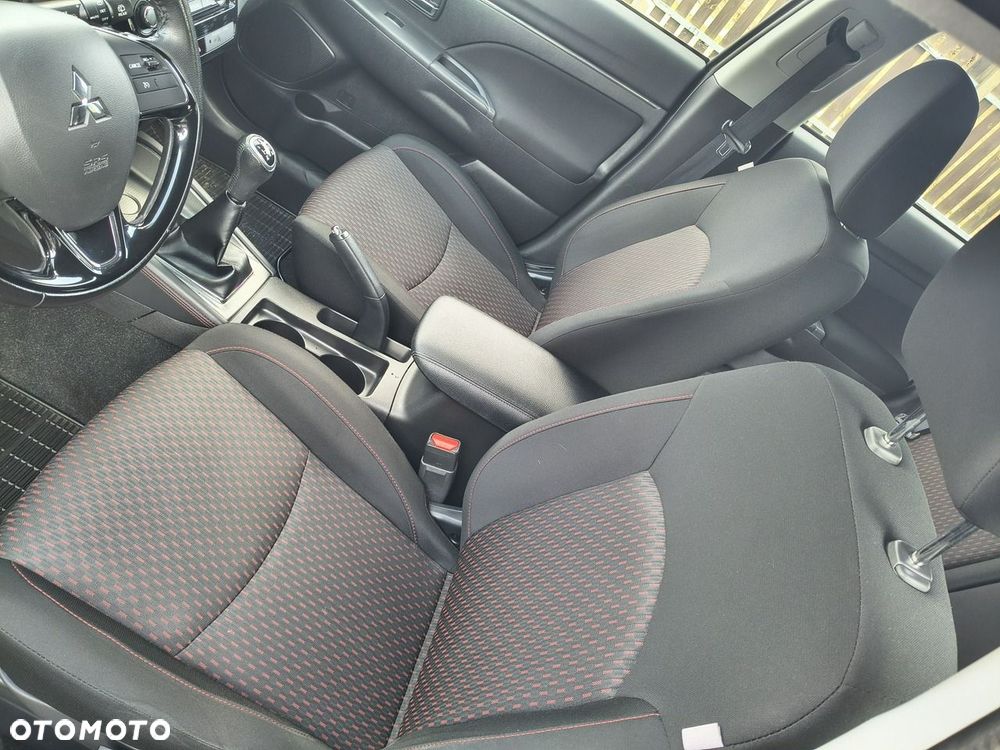 Mitsubishi ASX - 11