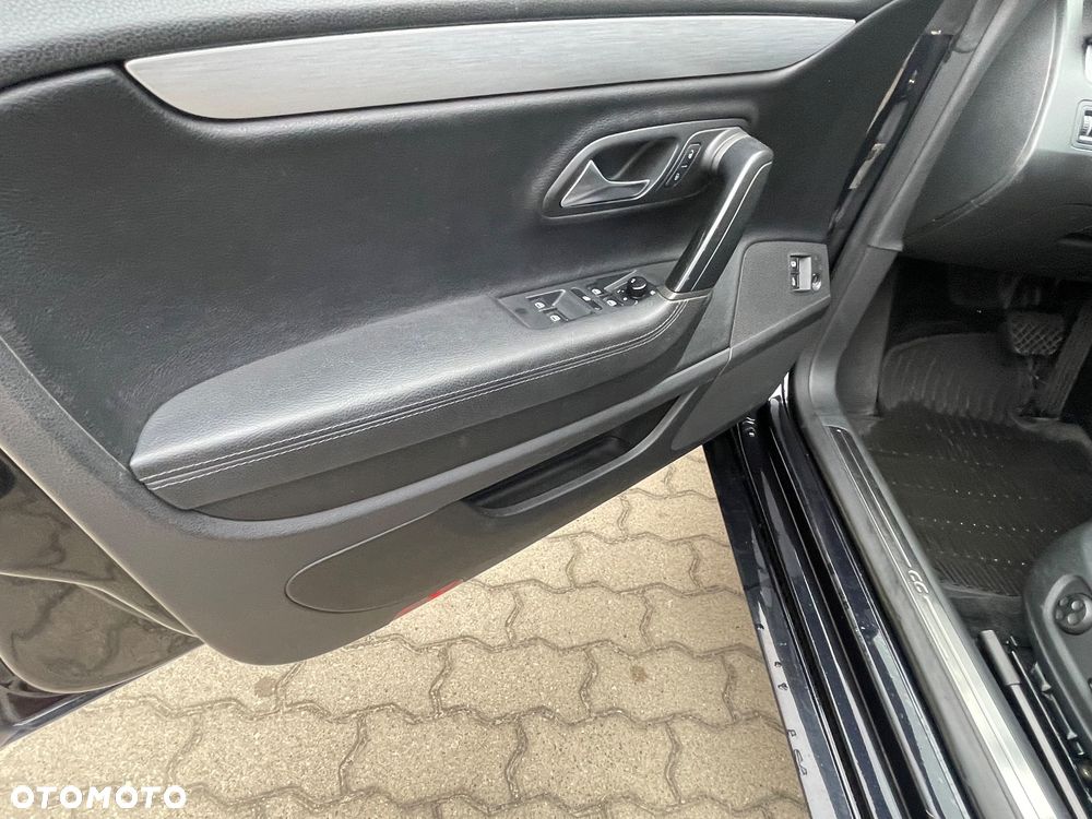 Volkswagen Passat - 16
