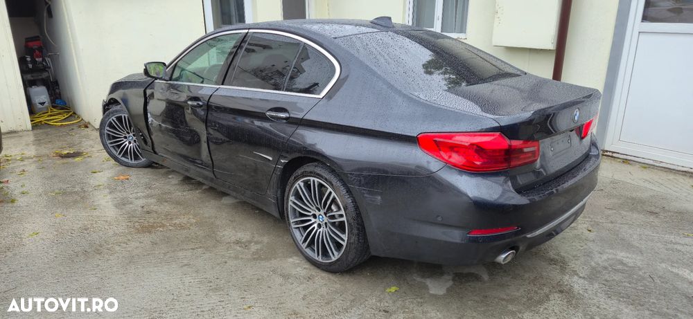 BMW Seria 5 530d Aut. Luxury Line - 2