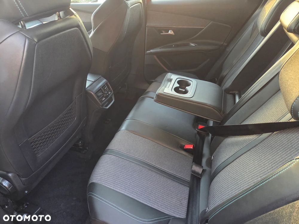 Peugeot 3008 BlueHDi 130 Stop & Start EAT8 Allure Business-Paket - 32