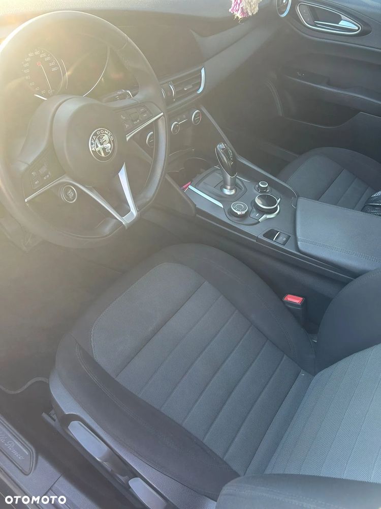 Alfa Romeo Giulia 2.0 Turbo - 2