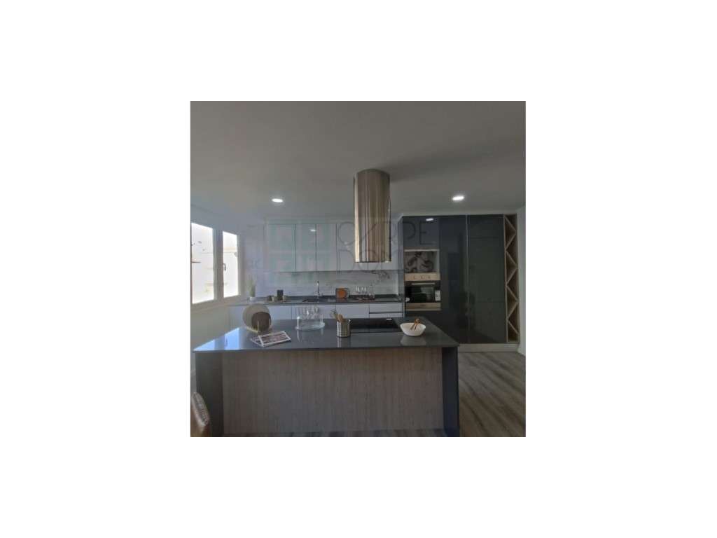 Apartamento T3 - totalmente renovado, em Benfica - Grande imagem: 4/19