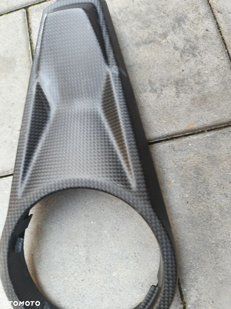 Carbonowa osłona stacyjki KTM 1290 Super Duke GT 19-24 - 3