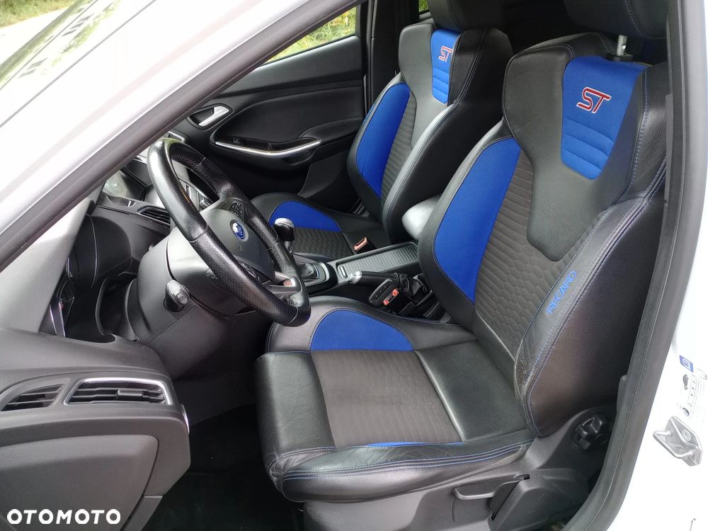 Ford Focus Turnier 2.0 EcoBoost ST - 14