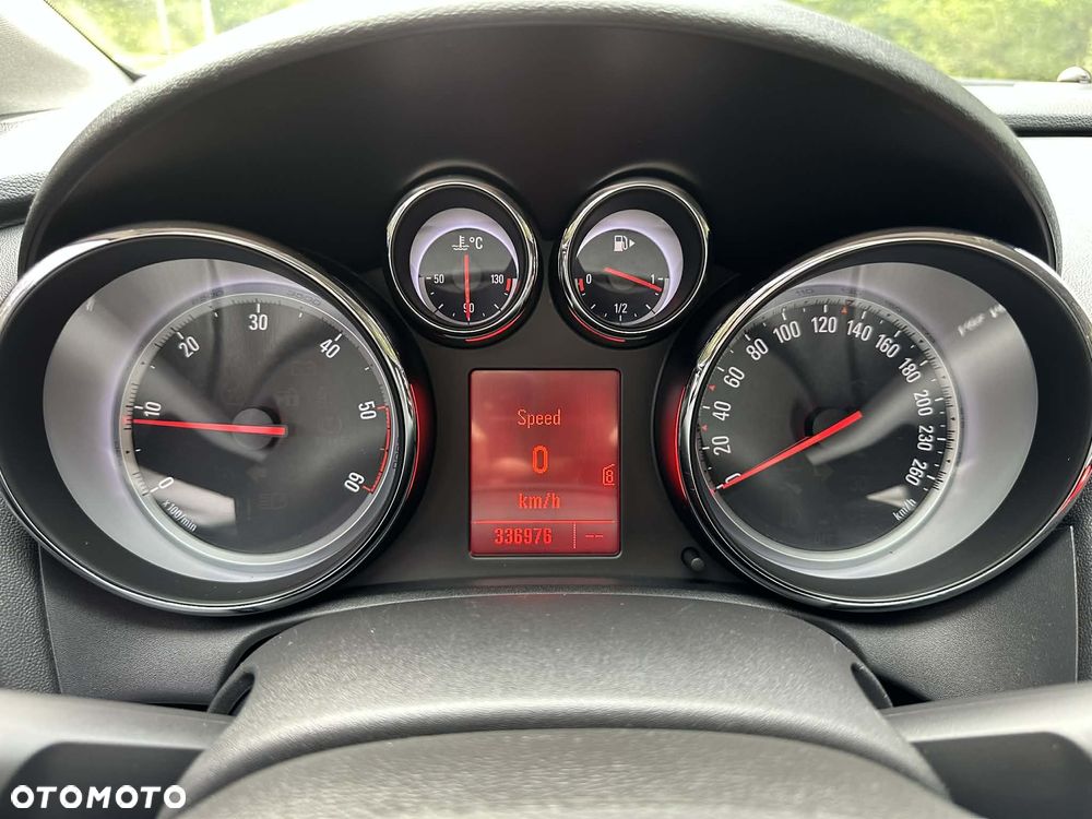 Opel Astra 2.0 CDTI DPF Cosmo - 19