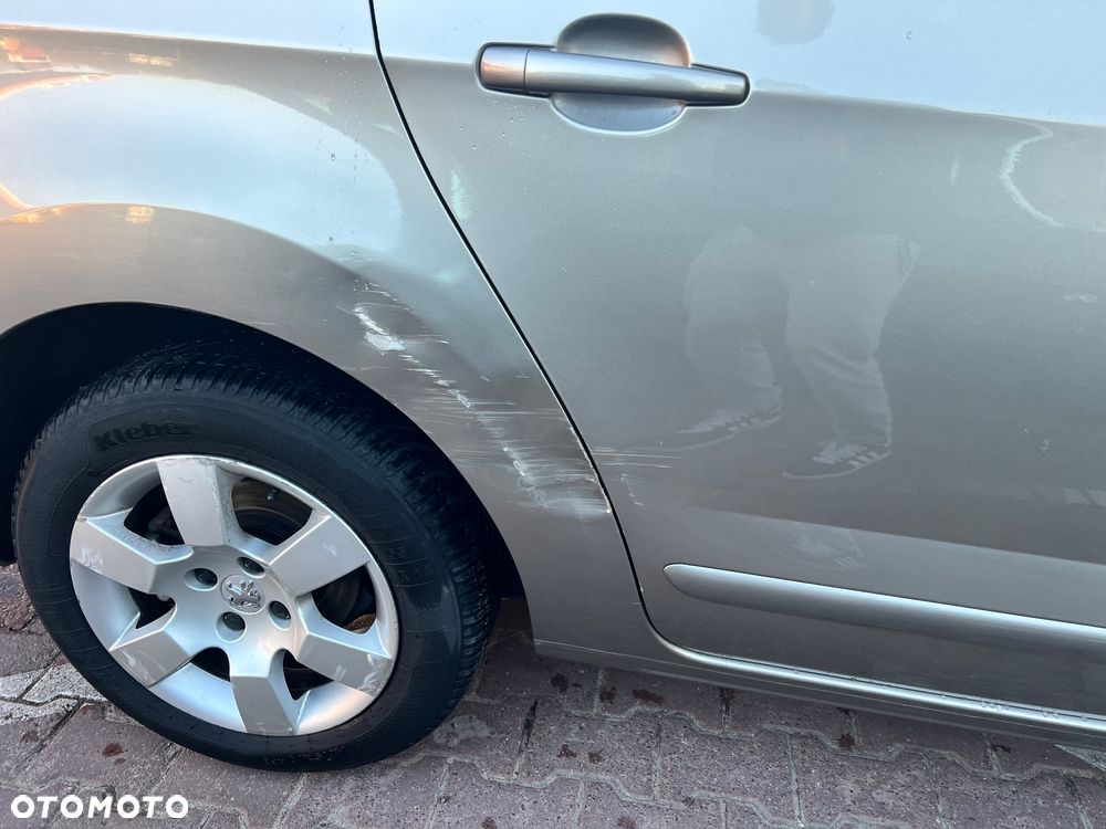 Peugeot 5008 e-HDI FAP 115 EGS6 Stop&Start Active - 8