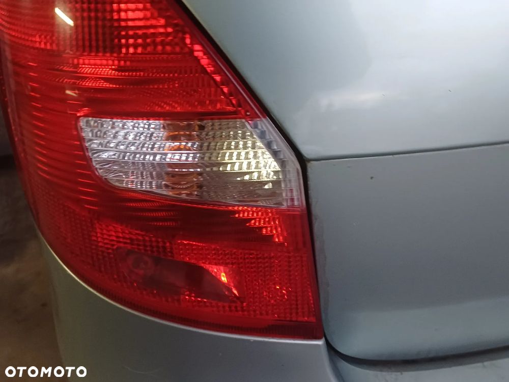 LAMPY TYŁ SKODA FABIA 2 KOMBI LEWA PRAWA 07- - 4