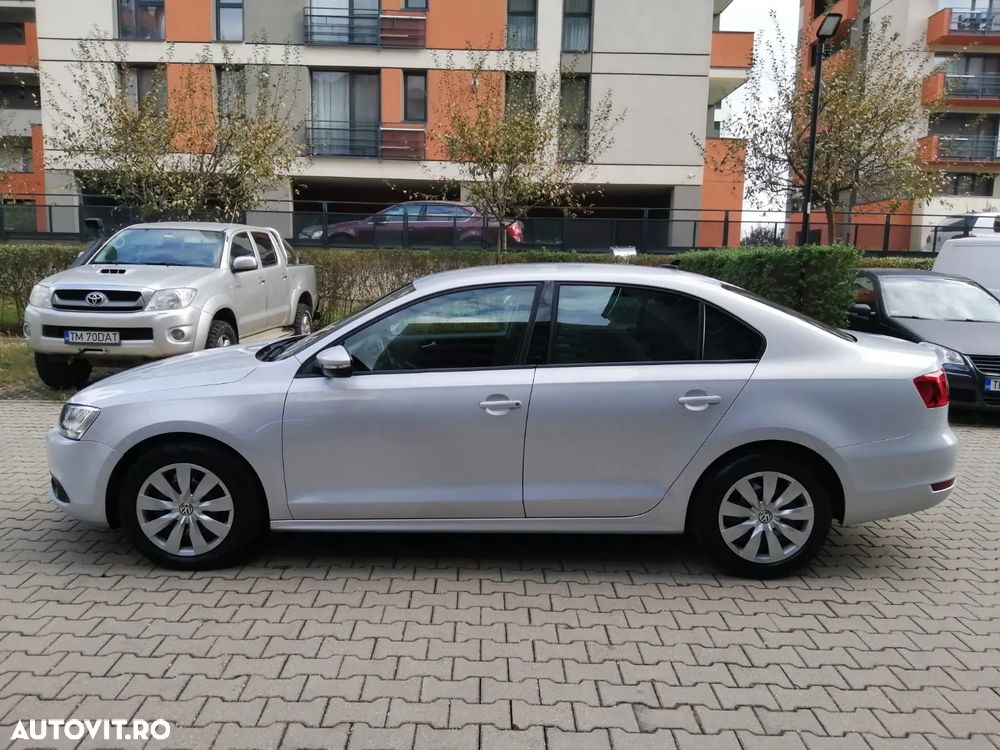 Volkswagen Jetta - 11