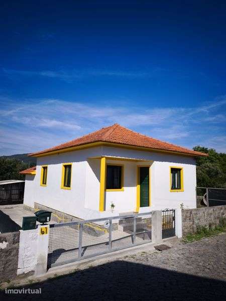 CASA T2 com garagem e jardim - Grande imagem: 2/10