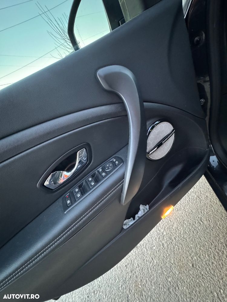 Renault Megane ENERGY dCi 110 EDC BOSE EDITION - 11