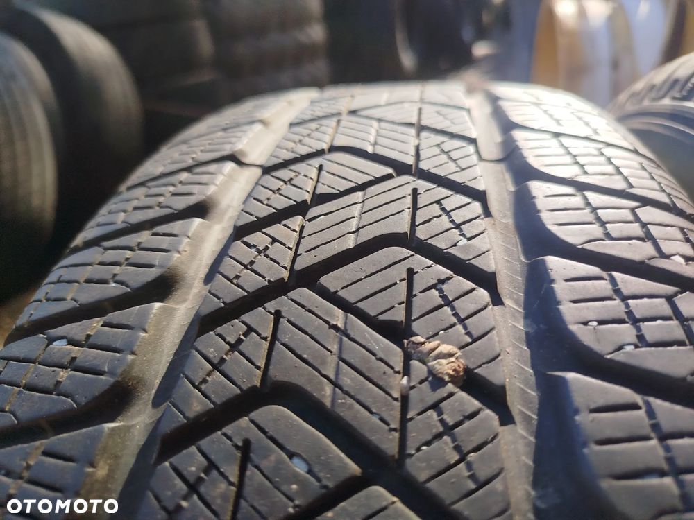 Koła zimowe  VW TIGUAN 5x112 6,5X17 ET36 Pirelli Scorpion Kołpaki OM - 19