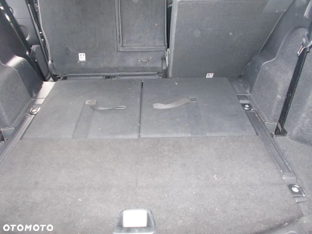 Land Rover Discovery Sport TD4 HSE - 25