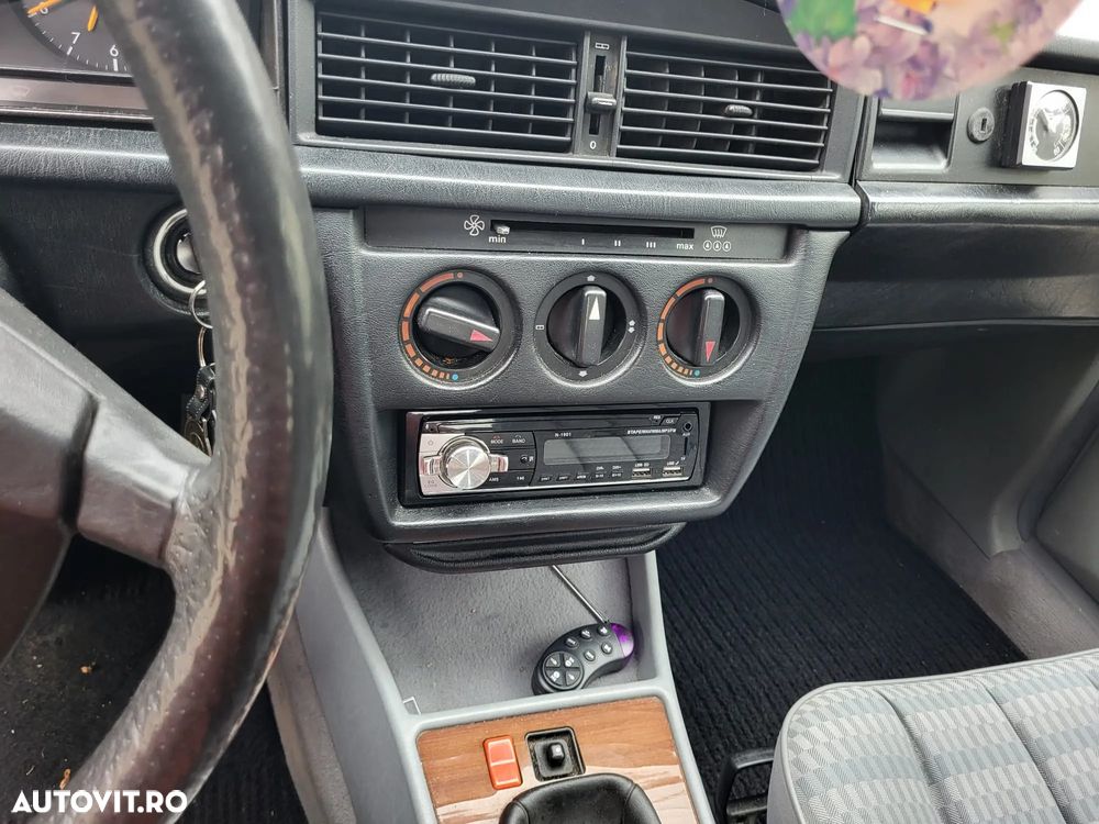 Mercedes-Benz W201 - 7