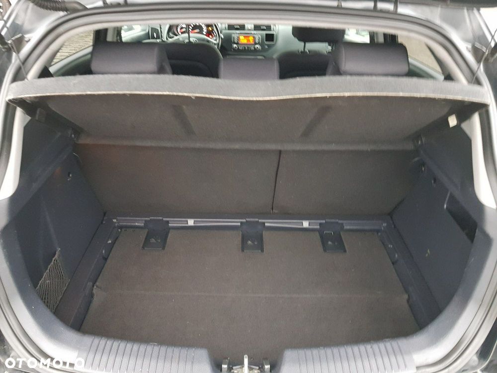 Kia Rio 1.4 Fifa World Cup Edition - 14