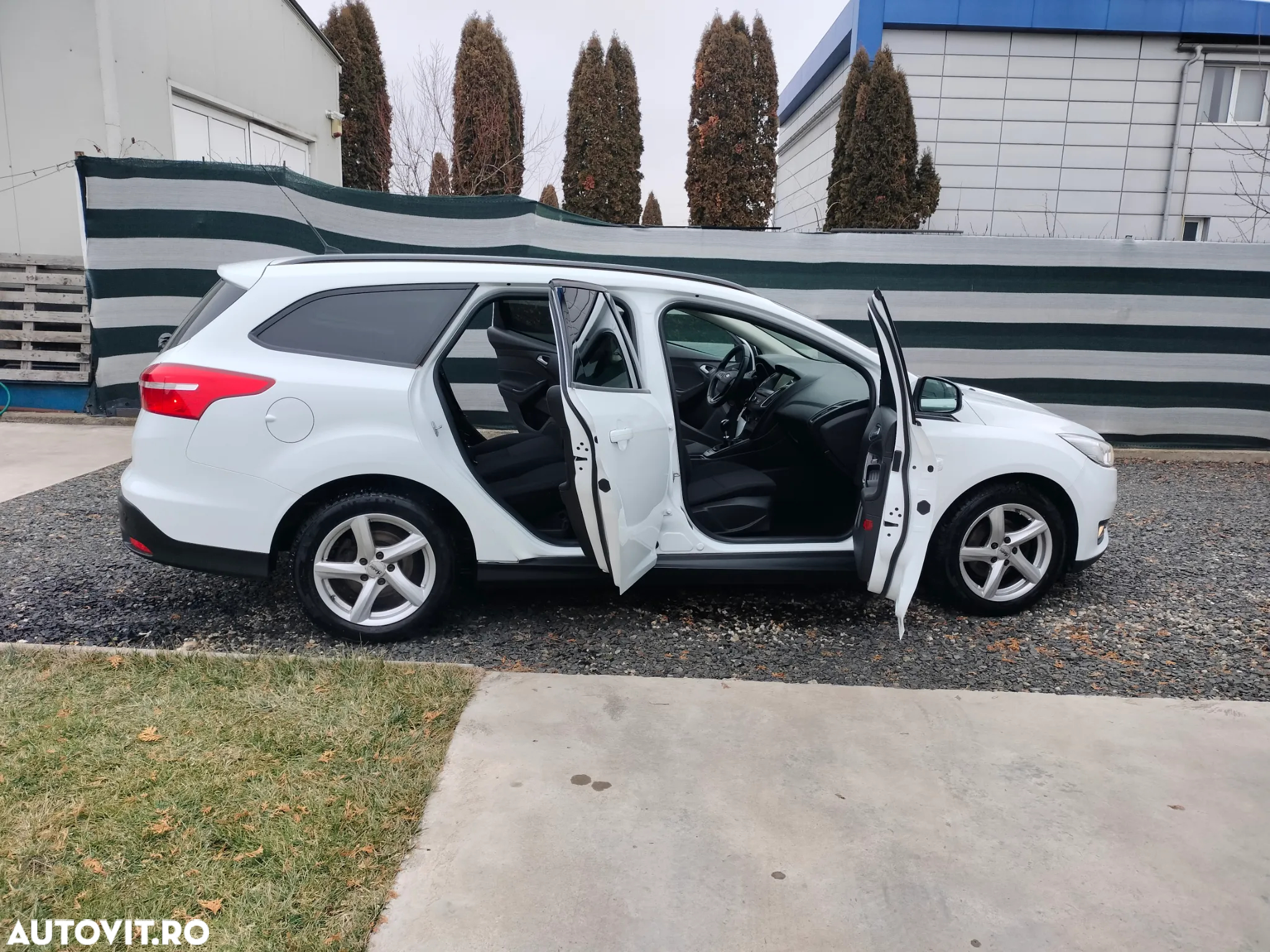 Ford Focus Turnier 1.0 EcoBoost Start-Stopp-System ACTIVE - 23