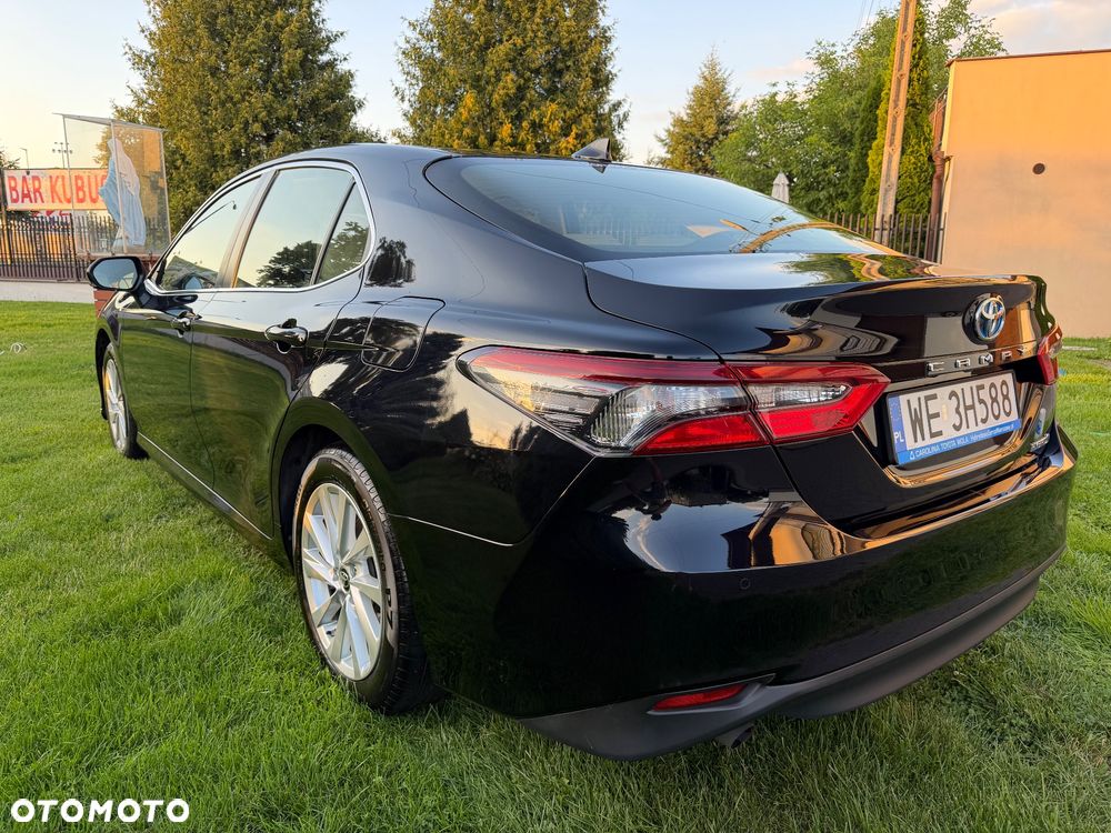 Toyota Camry - 6