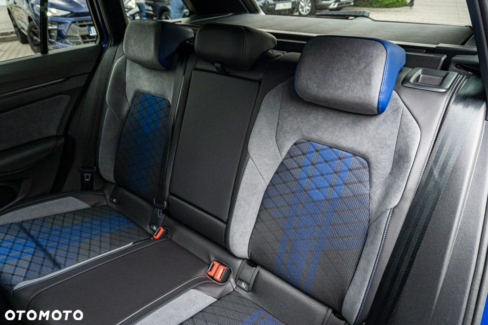 Volkswagen Golf - 25