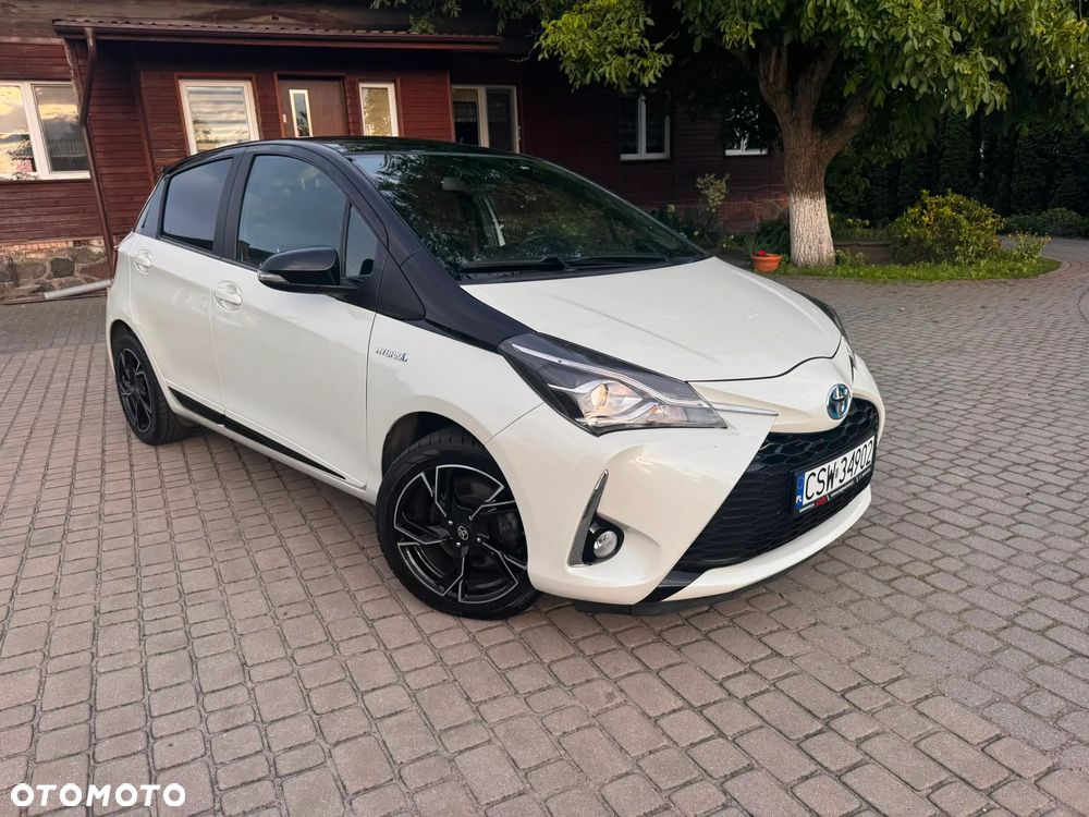 Toyota Yaris Hybrid 100 Selection - 14