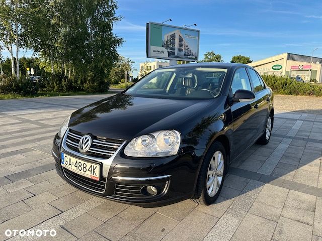 Volkswagen Jetta 1.6 Trendline - 1