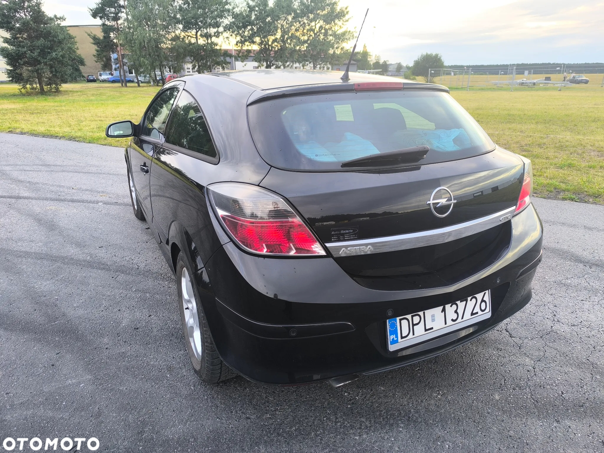 Opel Astra GTC 1.6 - 12