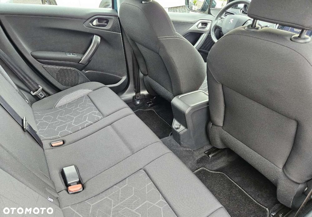 Peugeot 2008 - 11