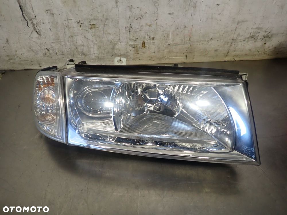LAMPA PRAWA PRZEDNIA SKODA OCTAVIA I - 1