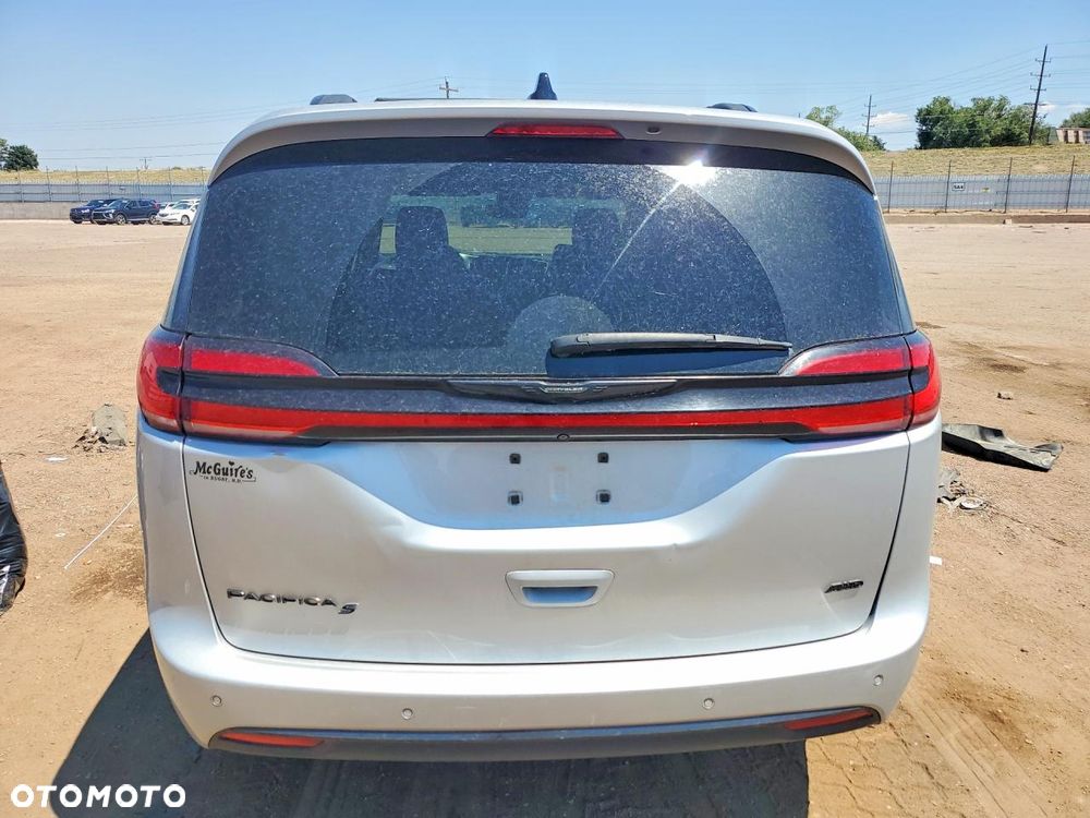 Chrysler Pacifica - 6