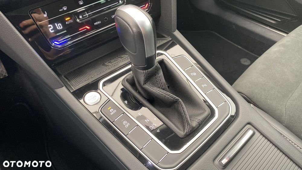 Volkswagen Passat - 19