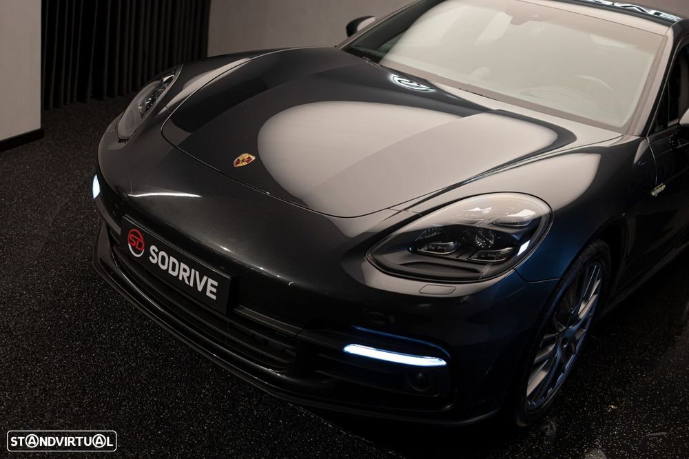 Porsche Panamera Sport Turismo 4 E-Hybrid Edition 10 Anos - 36