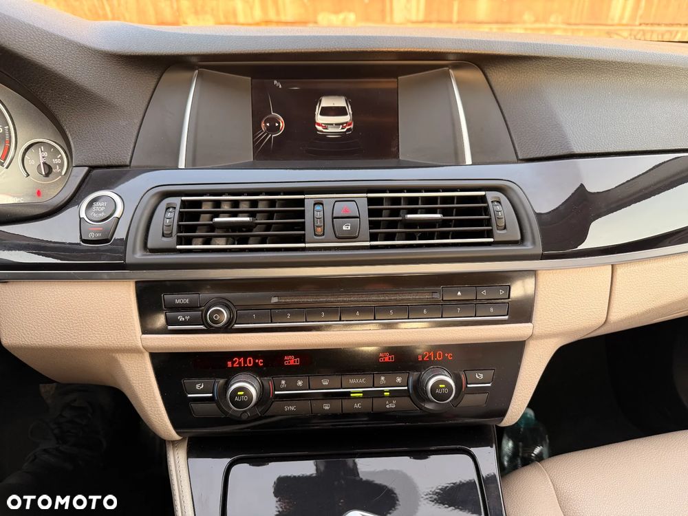 BMW Seria 5 525d - 13
