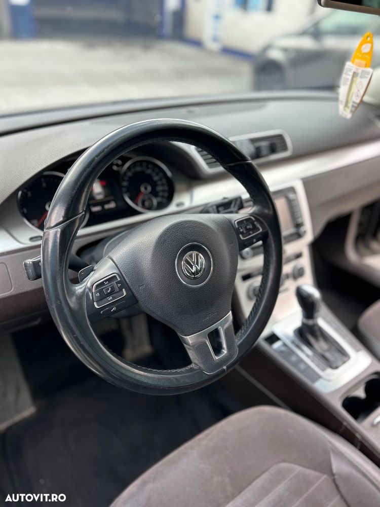 Volkswagen Passat 2.0 TDI BlueMotion Technology DSG Highline - 9