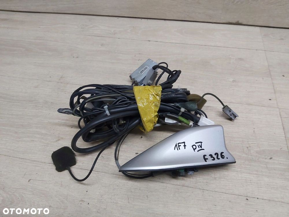 Toyota Prius IV xw50 Antena dachowa płetwa rekin wiązka wzmacniacz - 1