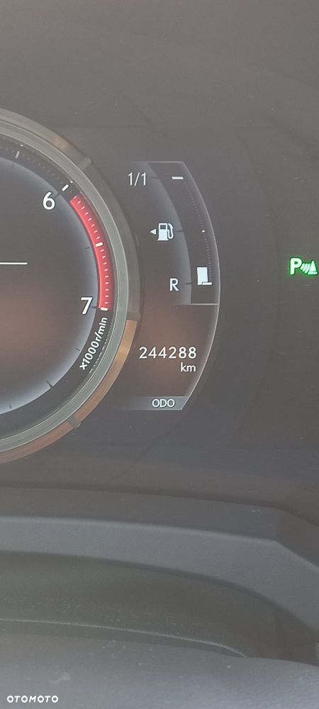 Lexus IS 200t / 300 F Sport - 3