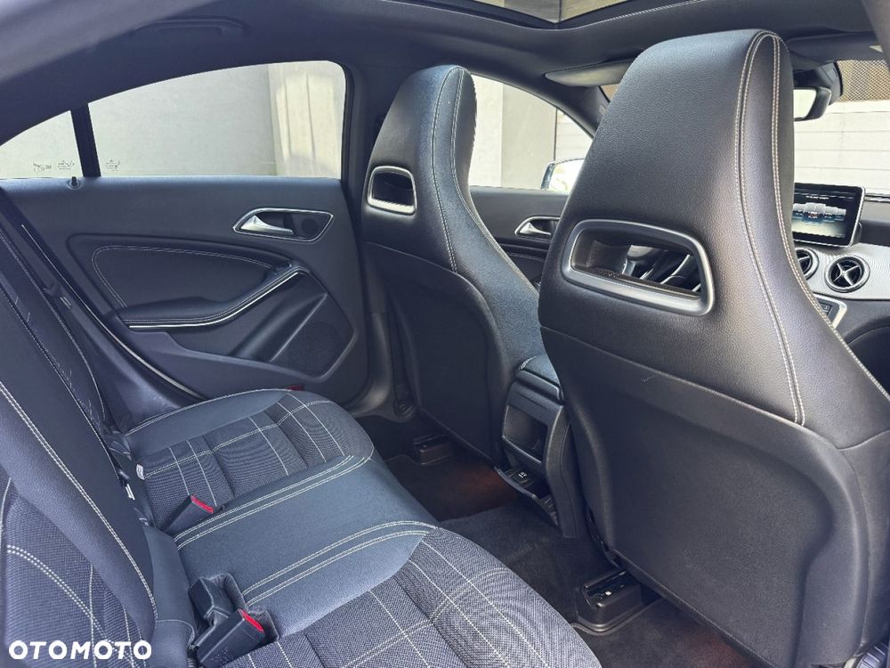 Mercedes-Benz CLA 180 Urban - 24