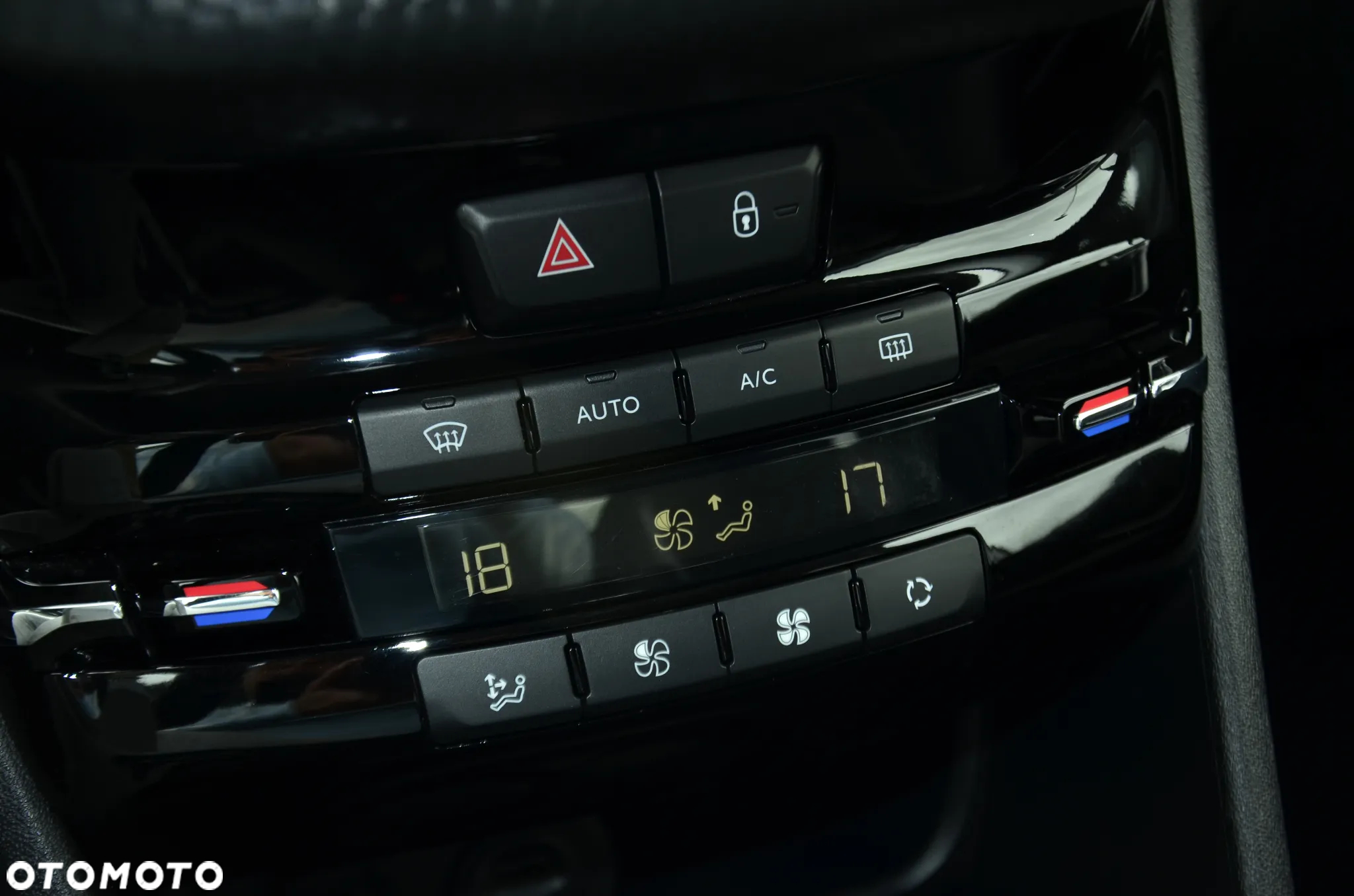 Peugeot 2008 1.2 PureTech Allure Pack S&S - 28