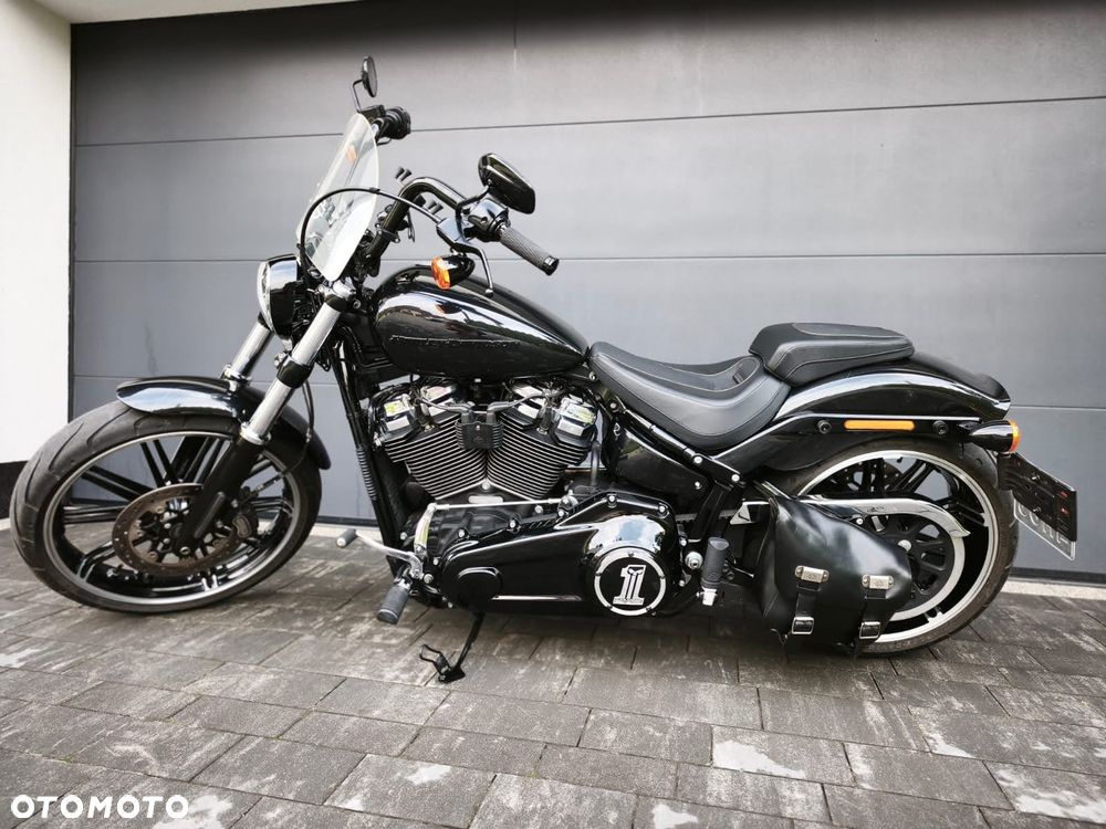 Harley-Davidson Softail Breakout - 16