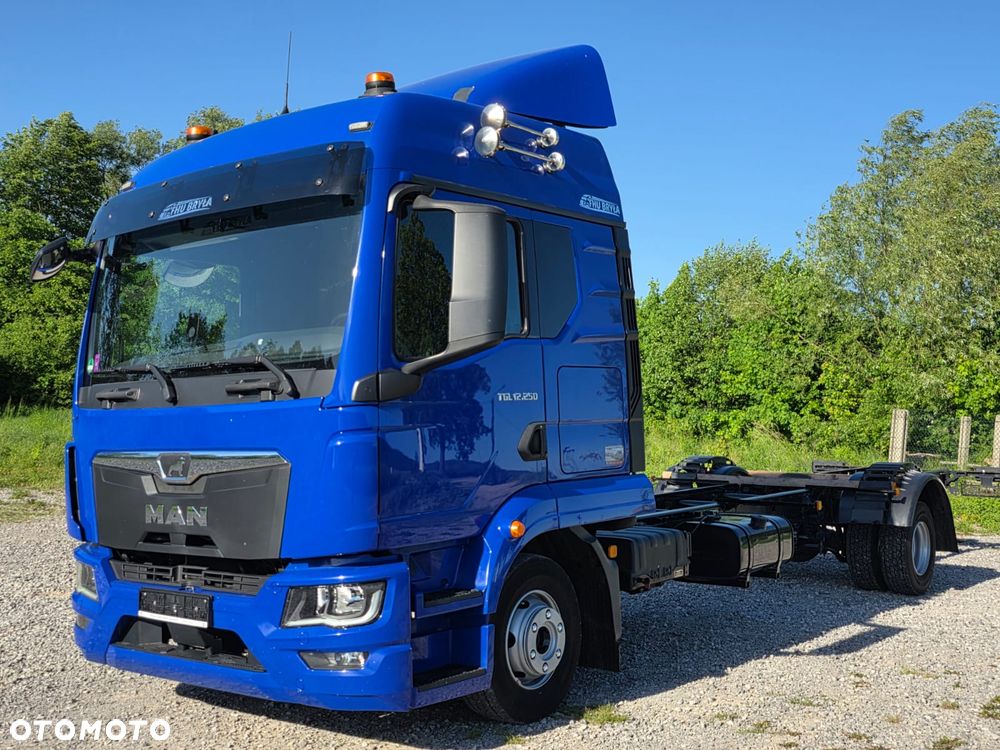 MAN TGL 12.250  /  NOWY MODEL / SYPIALKA / JAK NOWY /E6 /  SERWISOWANY / 2021 / AUTOMAT /  FIRANKA / SPROWADZONY / PIERWSZY WŁAŚCICIEL / LAWETA / KONTENER / DO BYDŁA / POMOC DROGOWA - 11