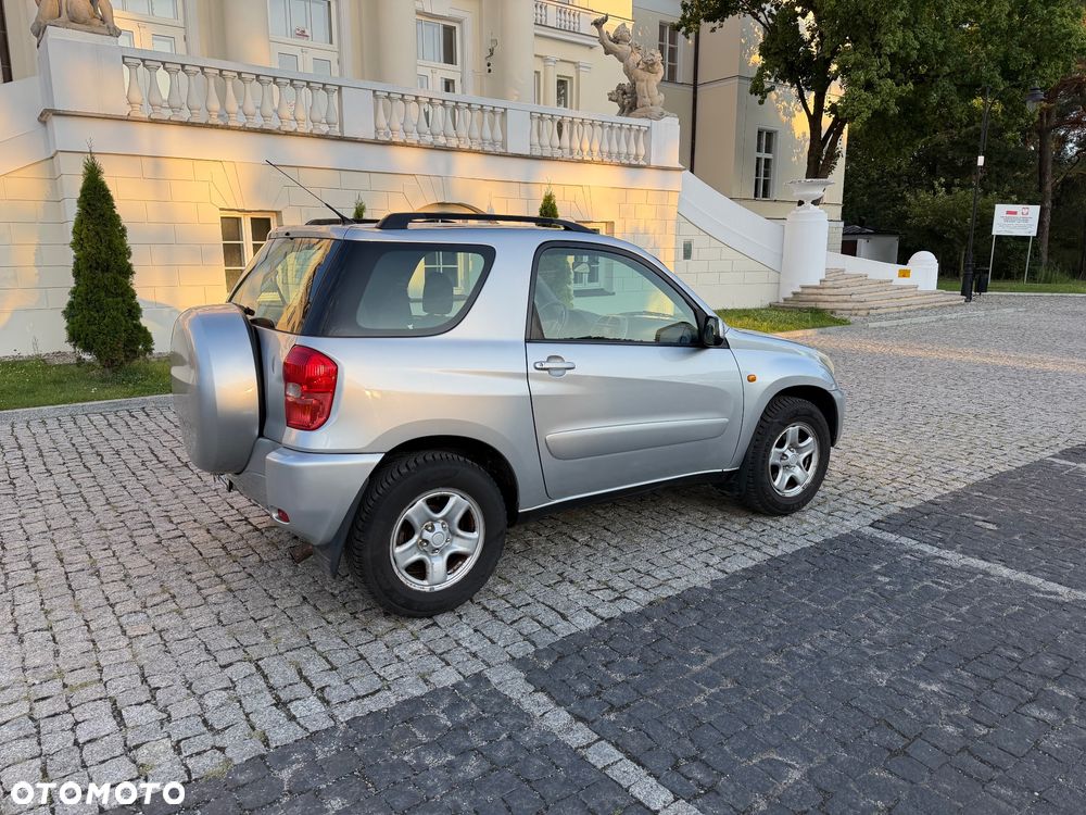 Toyota RAV4 1.8 VVT-i 4x2 - 7