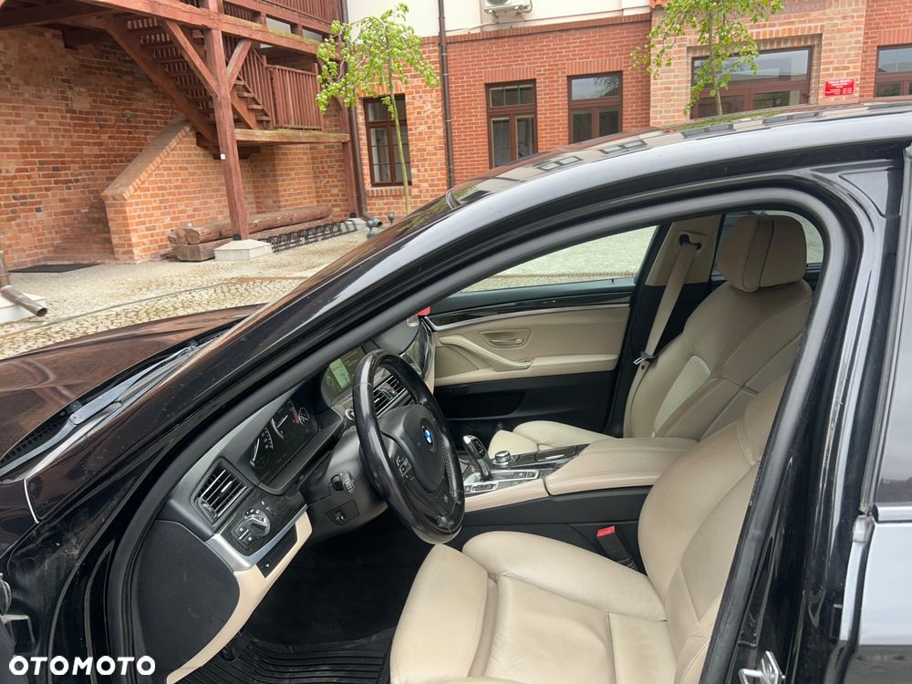 BMW Seria 5 535d xDrive - 15